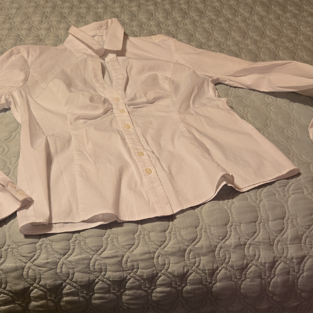 Classic White Long Sleeve Fitted Tahari Blouse